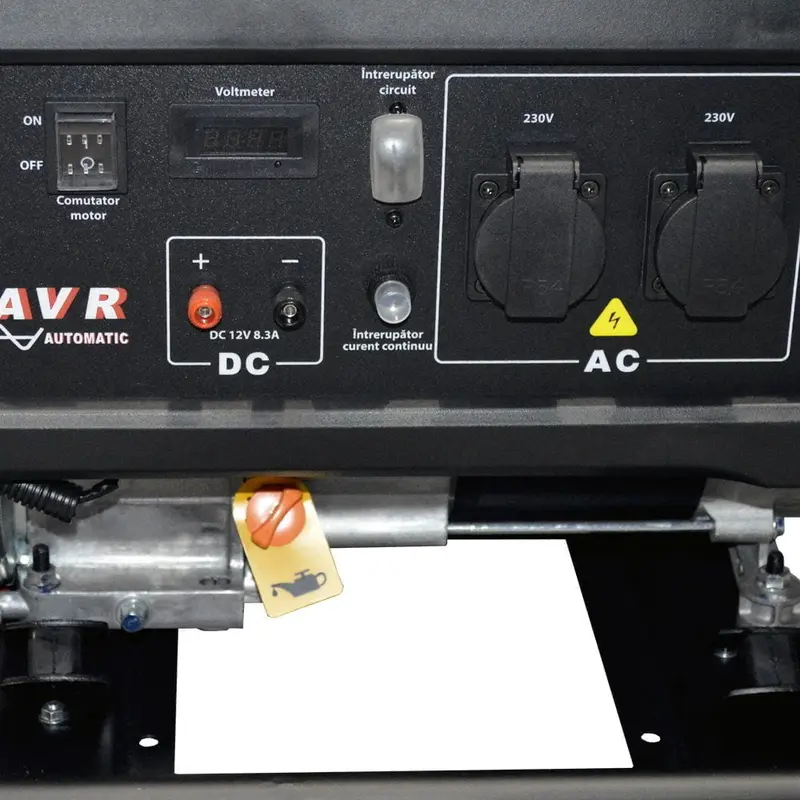 Generator De Curent Pe Benzina Rotakt ROGE3000 3.0 KW, AVR, Voltmetru, Iesire De 12V, Consum de 1,09L/ora